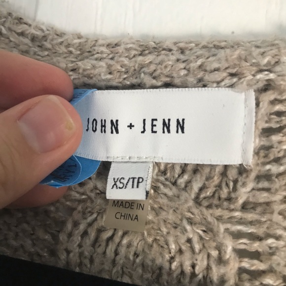 John & Jenn v-neck beige-toned sweater - Picture 7 of 9